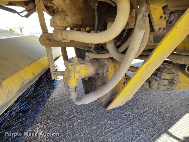 image for item DT0970 Superior DT80-CT broom