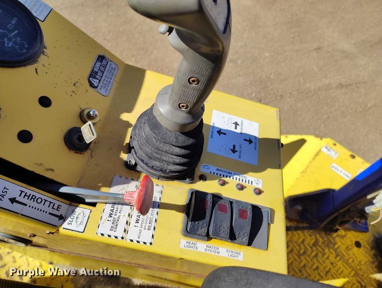 image for item DT0970 Superior DT80-CT broom