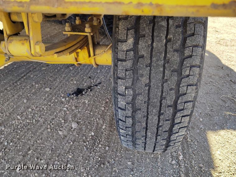 image for item DT0970 Superior DT80-CT broom