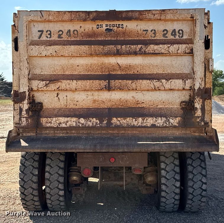 image for item DT6733 1988 Mack DM690S dump truck
