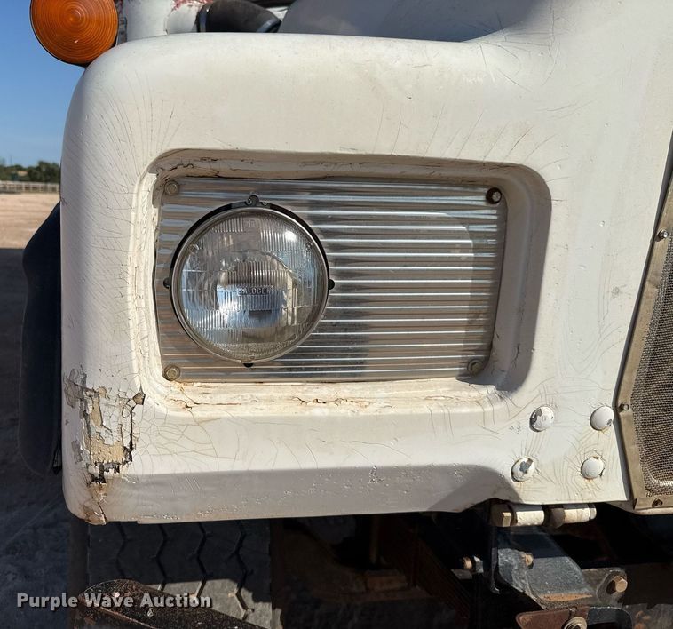 image for item DT6733 1988 Mack DM690S dump truck