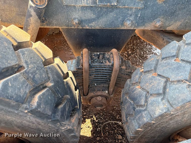 image for item DT6733 1988 Mack DM690S dump truck