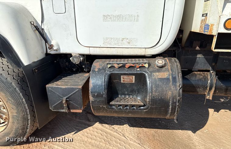 image for item DT6733 1988 Mack DM690S dump truck