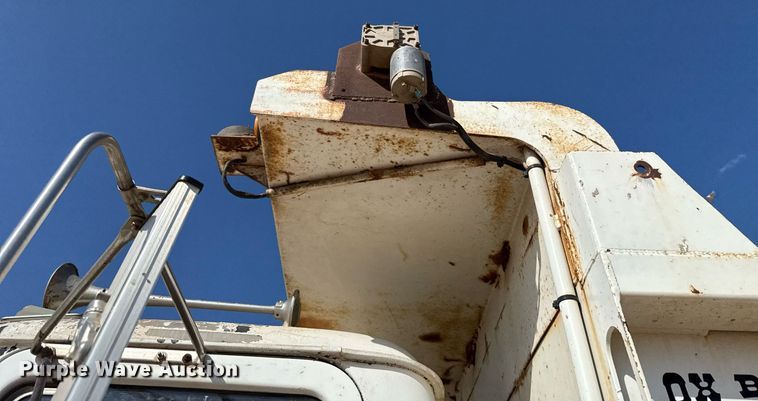 image for item DT6733 1988 Mack DM690S dump truck