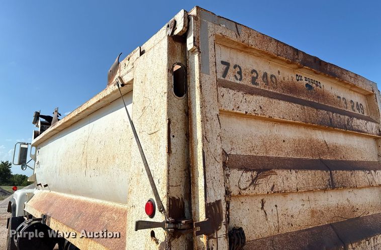 image for item DT6733 1988 Mack DM690S dump truck