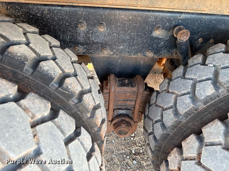 image for item DT6733 1988 Mack DM690S dump truck