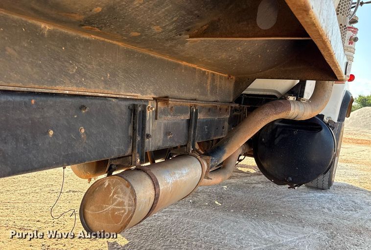 image for item DT6733 1988 Mack DM690S dump truck