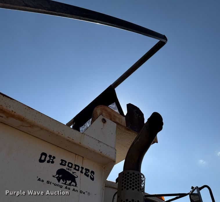 image for item DT6733 1988 Mack DM690S dump truck