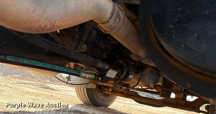 image for item DT6733 1988 Mack DM690S dump truck