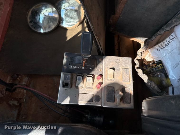 image for item DT6733 1988 Mack DM690S dump truck