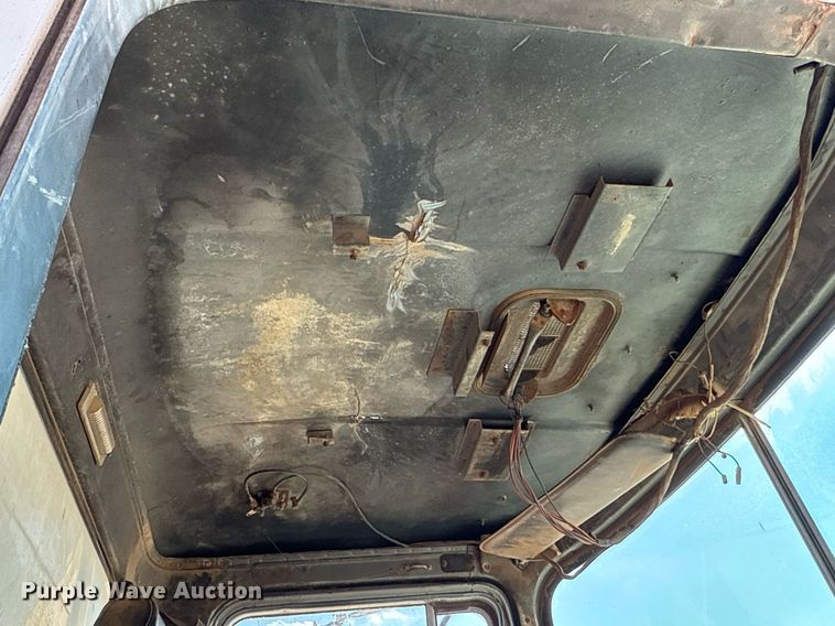 image for item DT6733 1988 Mack DM690S dump truck