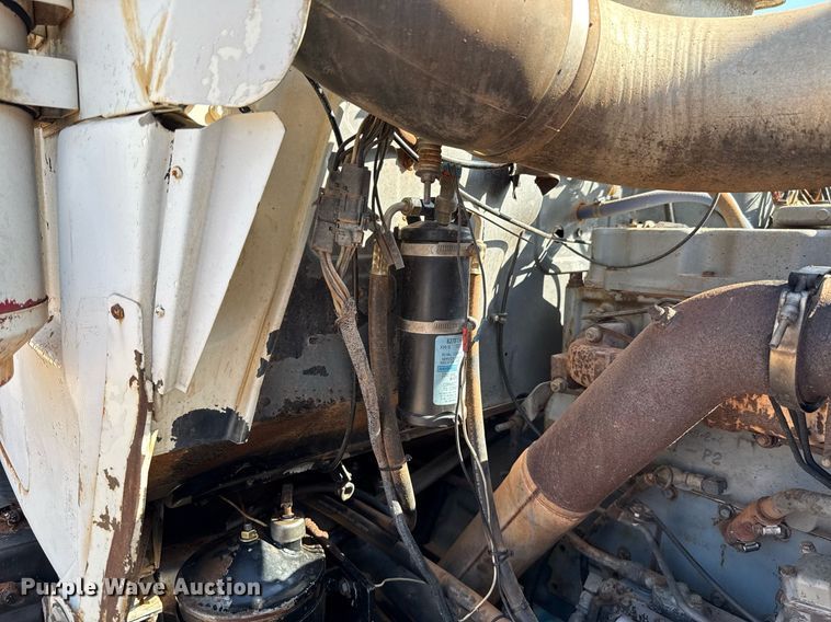 image for item DT6733 1988 Mack DM690S dump truck