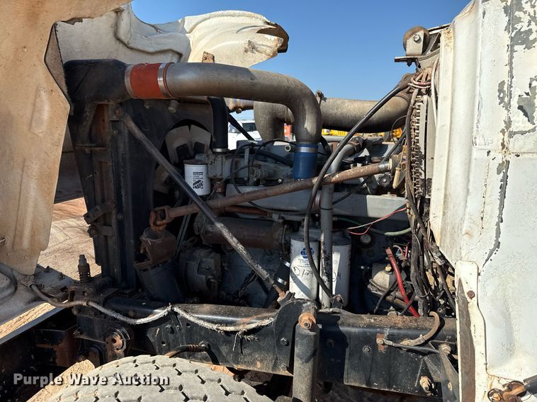 image for item DT6733 1988 Mack DM690S dump truck