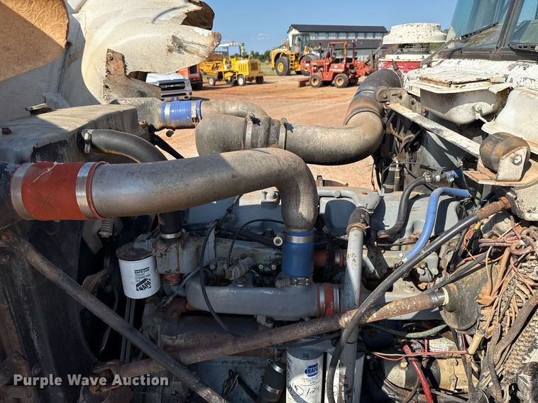 image for item DT6733 1988 Mack DM690S dump truck