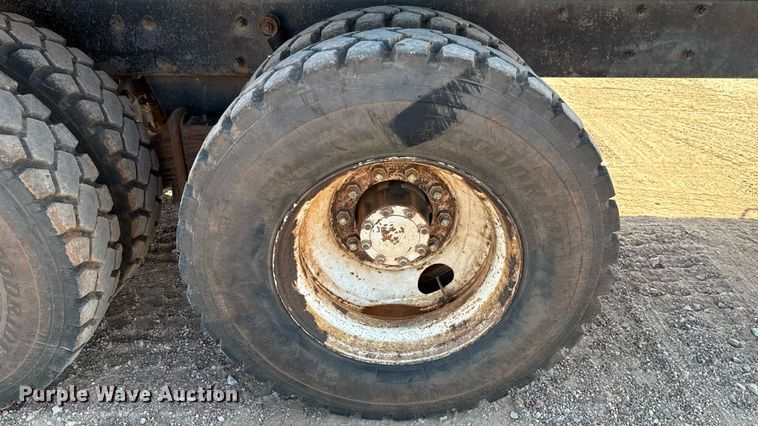 image for item DT6733 1988 Mack DM690S dump truck