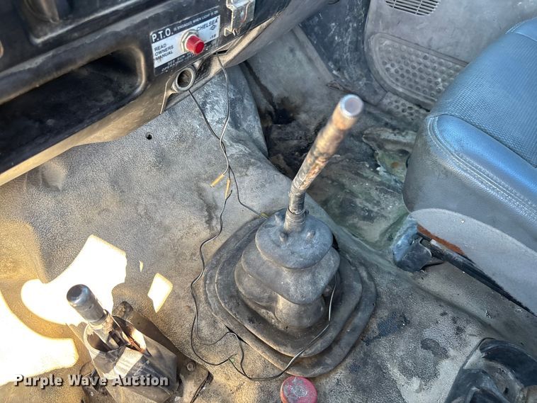 image for item DU0386 2000 Ford F650 Super Duty fuel / lube truck