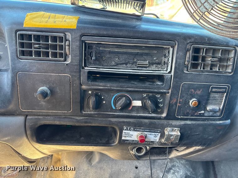 image for item DU0386 2000 Ford F650 Super Duty fuel / lube truck