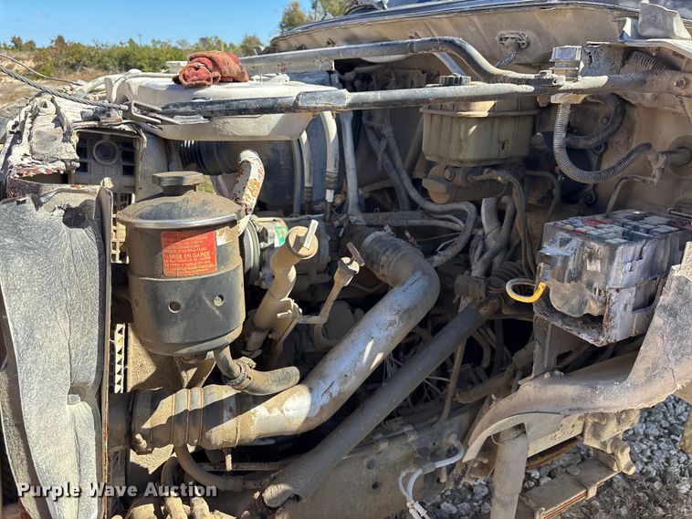 image for item DU0386 2000 Ford F650 Super Duty fuel / lube truck