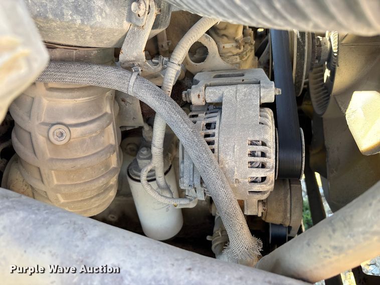 image for item DU0386 2000 Ford F650 Super Duty fuel / lube truck