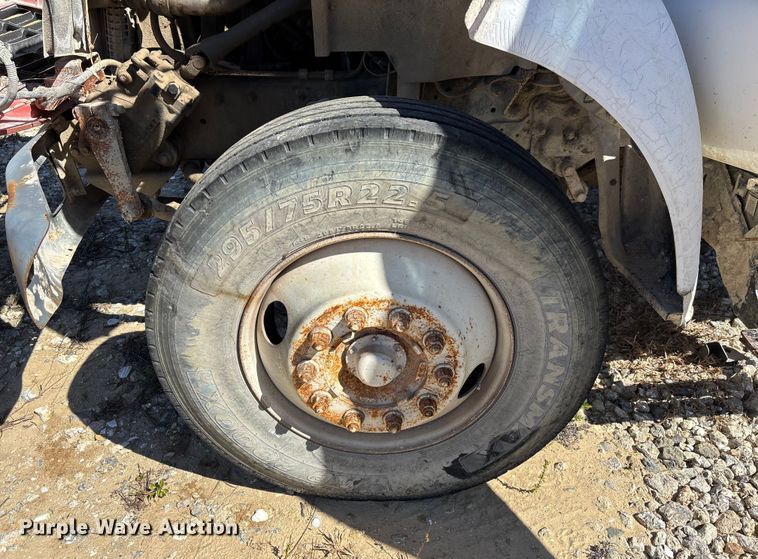 image for item DU0386 2000 Ford F650 Super Duty fuel / lube truck