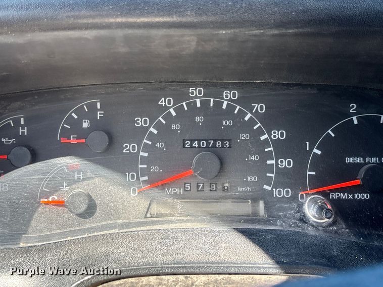 image for item DU0386 2000 Ford F650 Super Duty fuel / lube truck