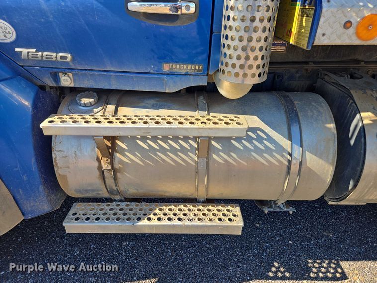 image for item DU2700 2019 Kenworth T880 dump truck