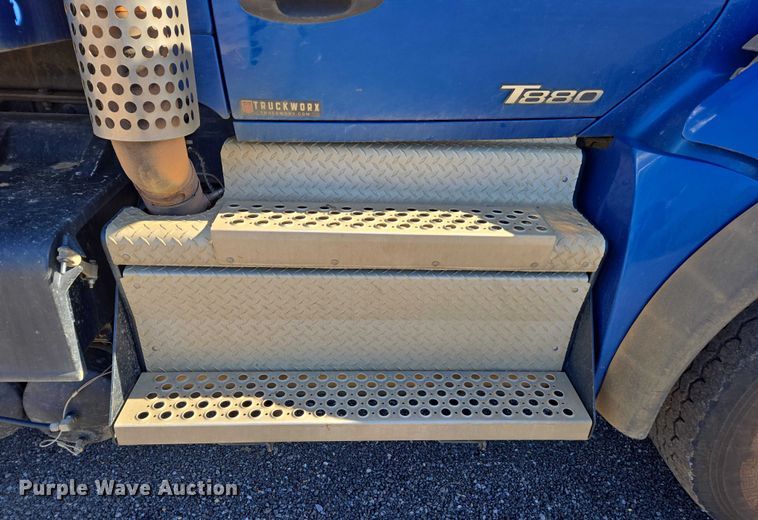 image for item DU2700 2019 Kenworth T880 dump truck