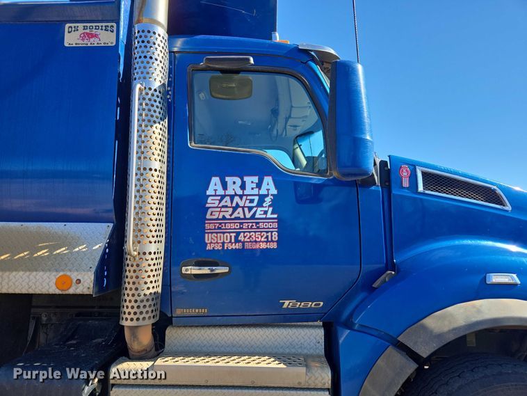 image for item DU2700 2019 Kenworth T880 dump truck