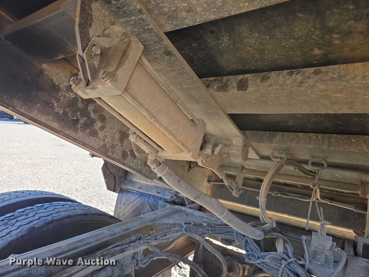 image for item DU2700 2019 Kenworth T880 dump truck