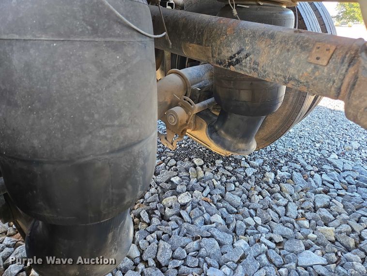 image for item DU2700 2019 Kenworth T880 dump truck