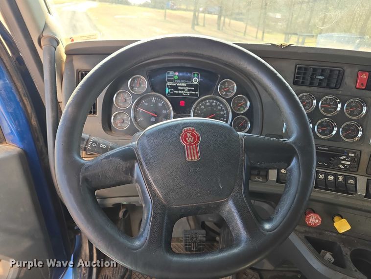 image for item DU2700 2019 Kenworth T880 dump truck