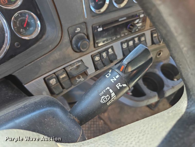 image for item DU2700 2019 Kenworth T880 dump truck