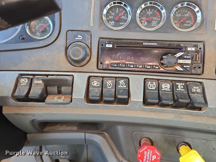 image for item DU2700 2019 Kenworth T880 dump truck