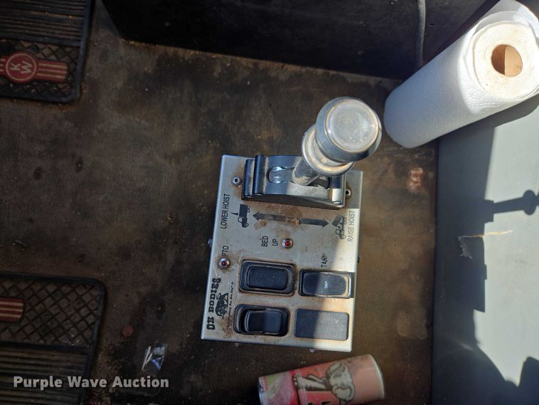 image for item DU2700 2019 Kenworth T880 dump truck