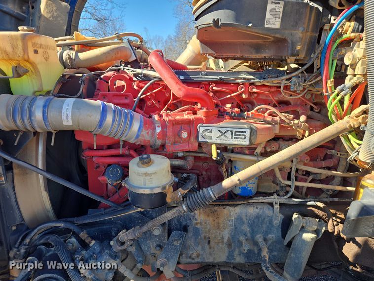 image for item DU2700 2019 Kenworth T880 dump truck