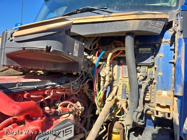 image for item DU2700 2019 Kenworth T880 dump truck