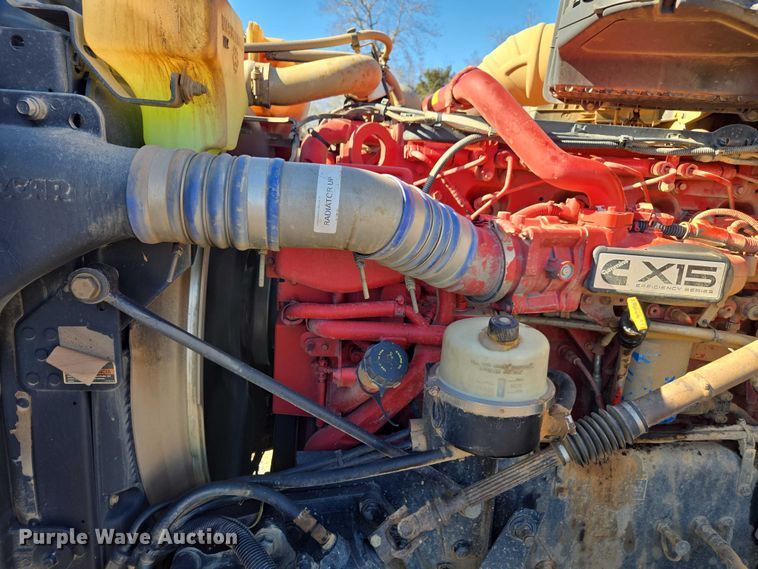 image for item DU2700 2019 Kenworth T880 dump truck