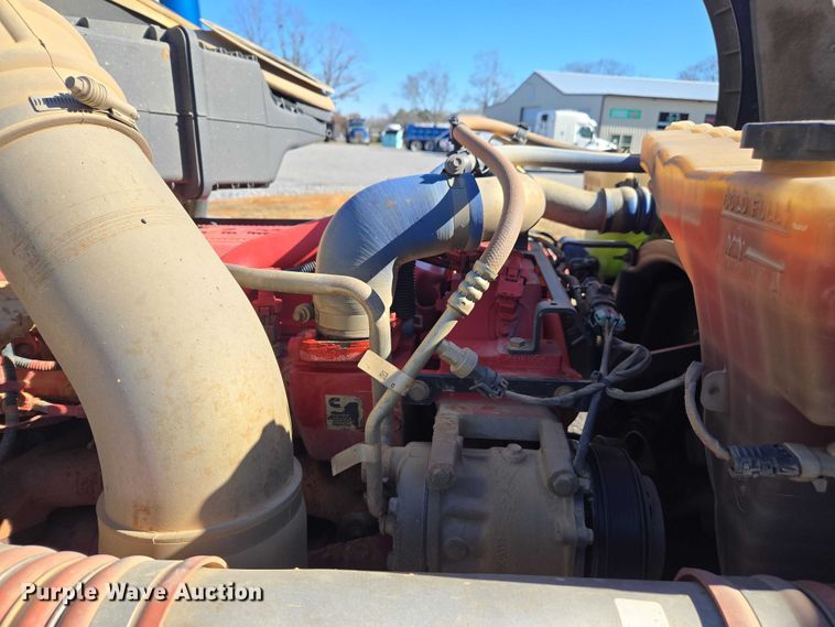 image for item DU2700 2019 Kenworth T880 dump truck