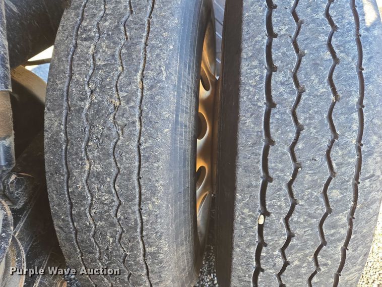 image for item DU2700 2019 Kenworth T880 dump truck