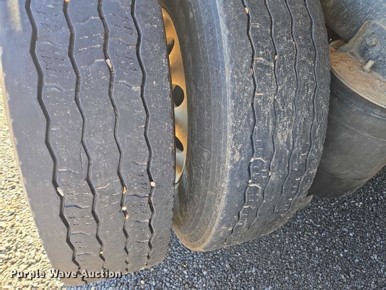 image for item DU2700 2019 Kenworth T880 dump truck