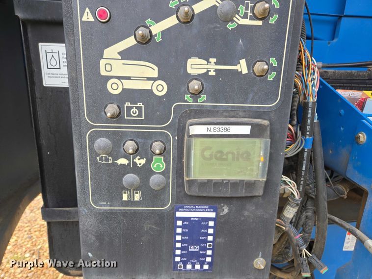 image for item DU2738 2014 Genie S-60X boom lift