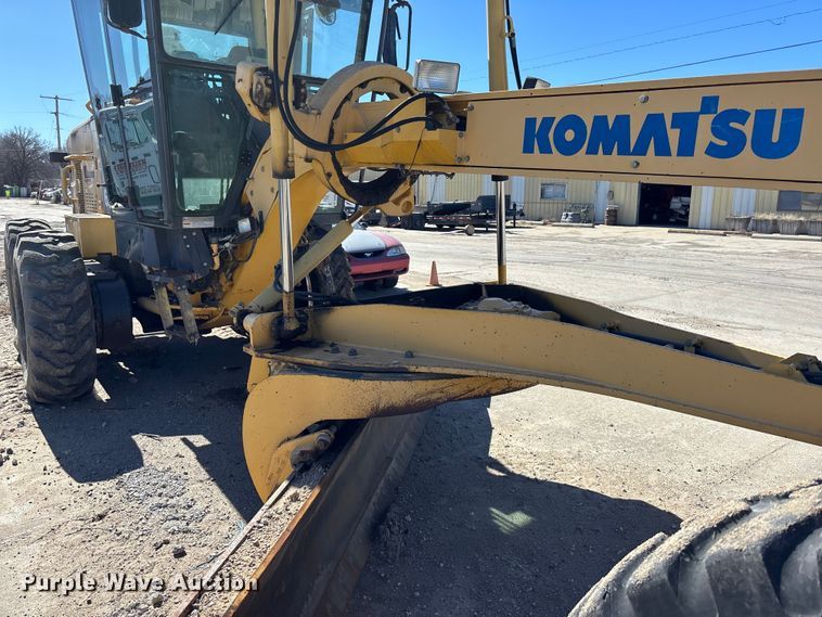 image for item DU6944 2006 Komatsu GD655-3 motor grader