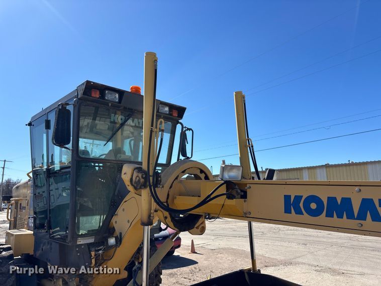 image for item DU6944 2006 Komatsu GD655-3 motor grader