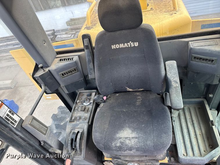 image for item DU6944 2006 Komatsu GD655-3 motor grader