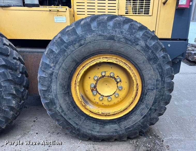 image for item DU6944 2006 Komatsu GD655-3 motor grader