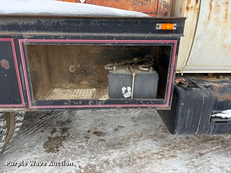 image for item DU6999 1988 Chevrolet C70 flatbed truck