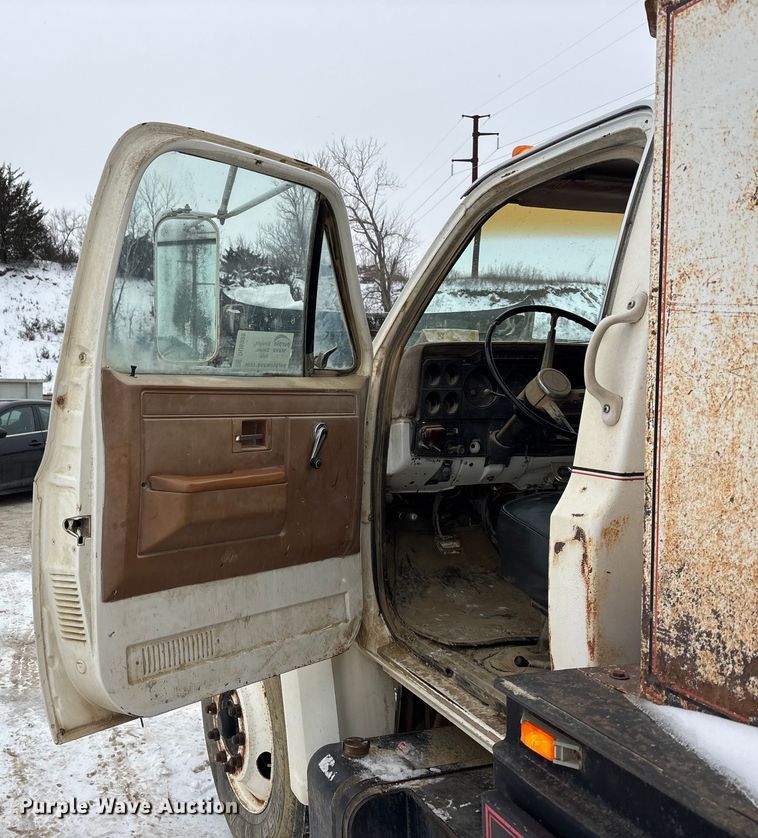 image for item DU6999 1988 Chevrolet C70 flatbed truck