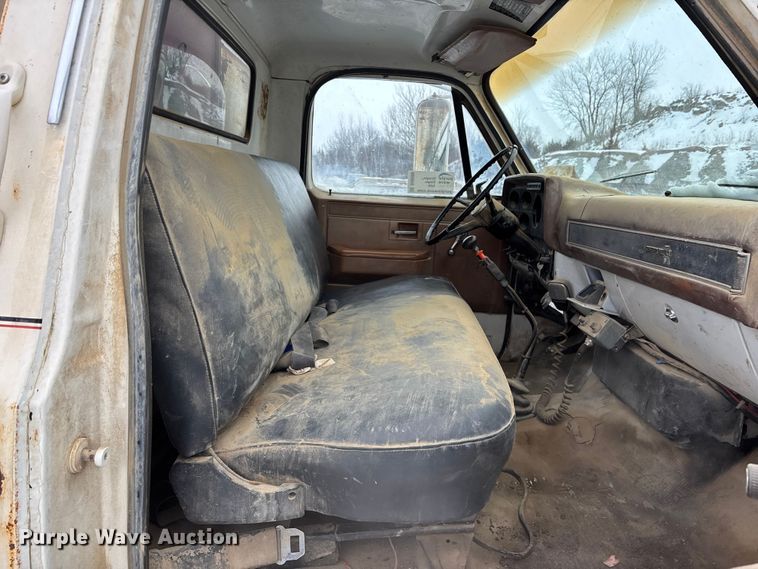 image for item DU6999 1988 Chevrolet C70 flatbed truck