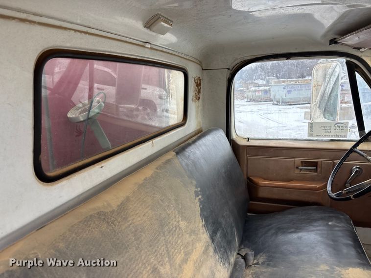 image for item DU6999 1988 Chevrolet C70 flatbed truck