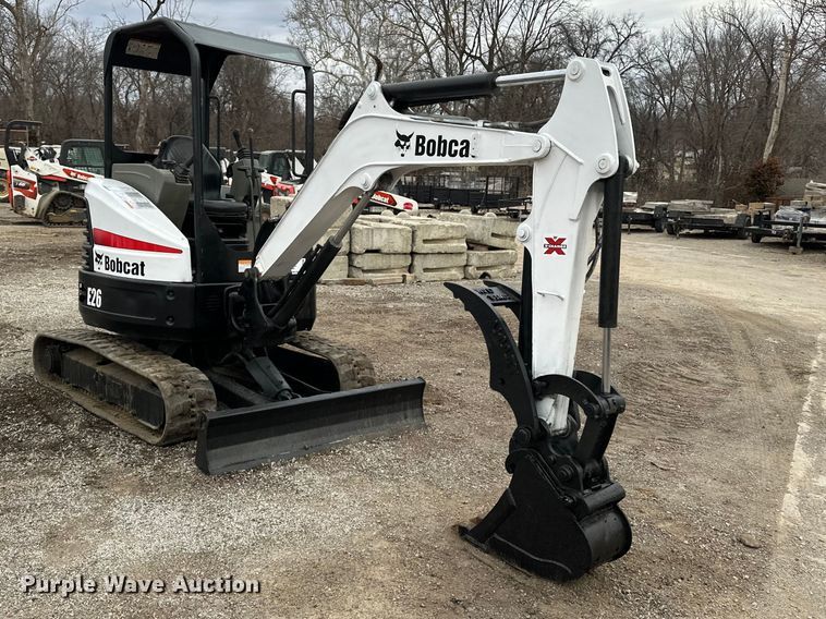 image for item DV0786 2014 Bobcat E26 mini excavator